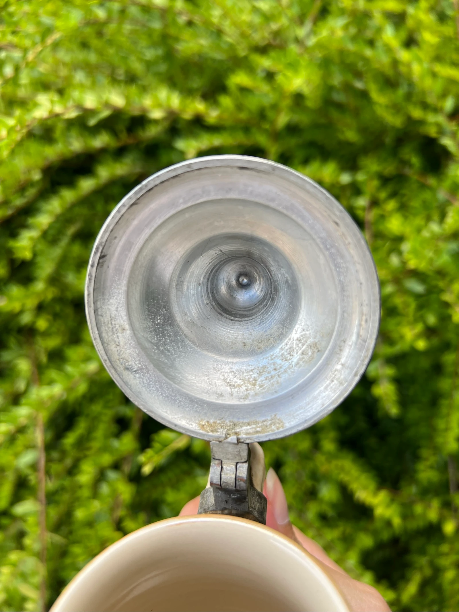 🍺 Vintage bierpul van keramiek met tinnen deksel met reliëfdecoratie 17 cm – photo 11